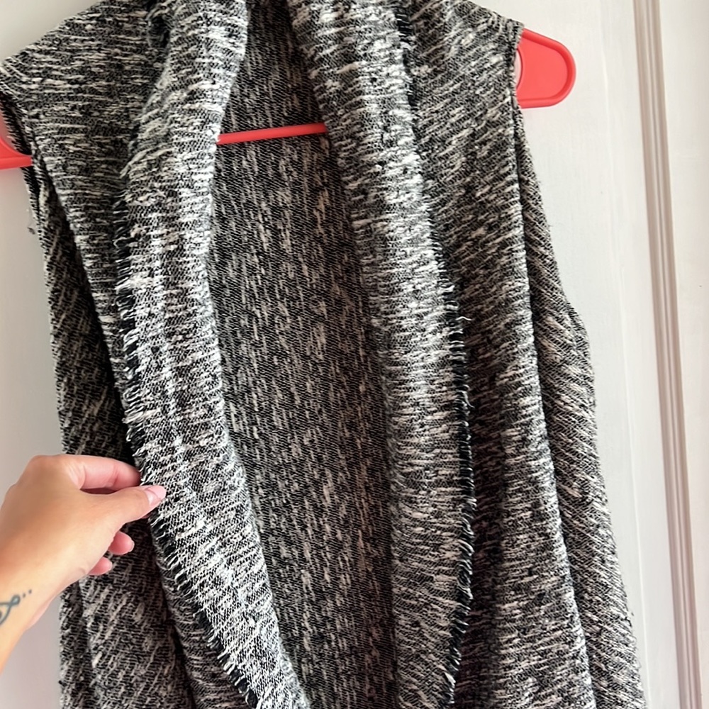 Express Shawl - Picture 2 of 4